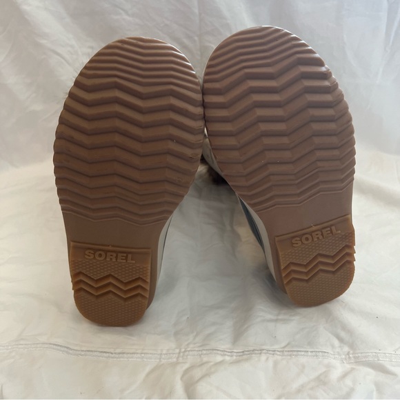 SOREL Women’s Joan of Arctic Boots in Fawn Taupe - Picture 3 of 7